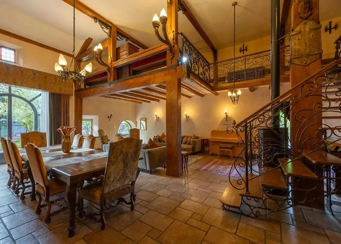 Vila Luxury Historic In The Mountains - Domaine Macky Taintrux