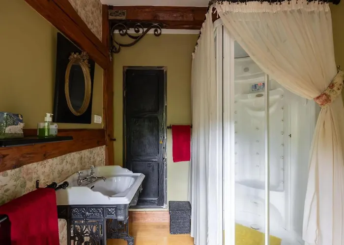 Luxury Historic In The Mountains - Domaine Macky Vila *