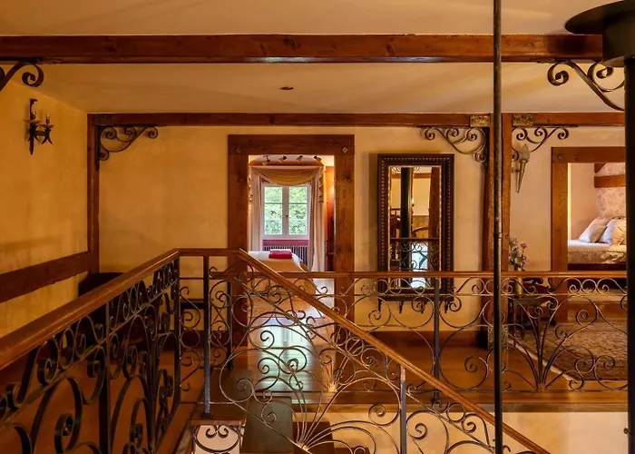 Luxury Historic In The Mountains - Domaine Macky